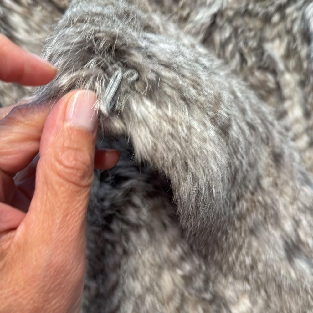 Love Token Rabbit Fur Vest Small - Picture 5 of 7